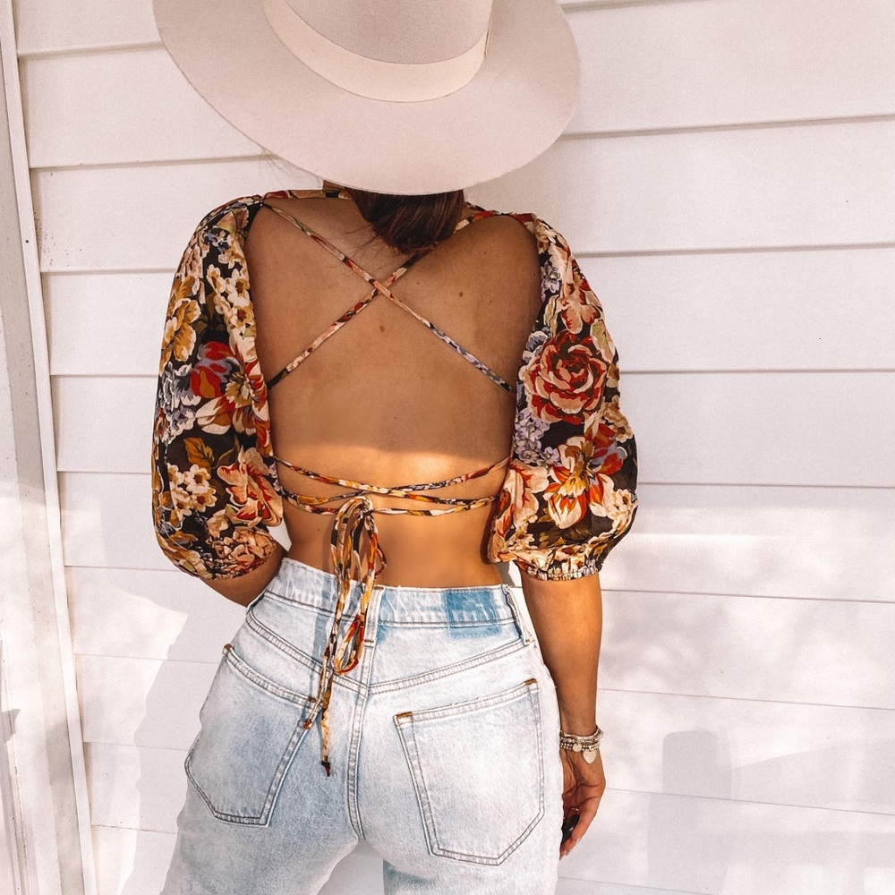 Floral top size small brand new